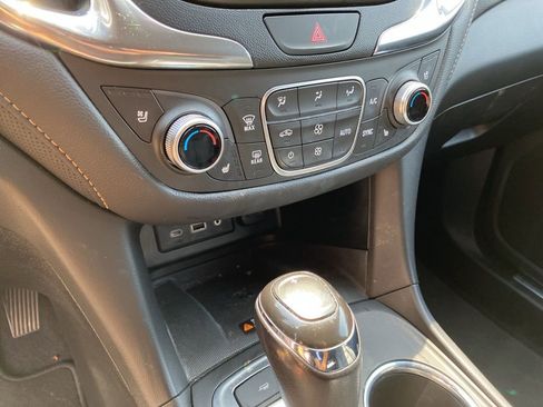 Used 2019 Chevrolet Equinox Premier image 18