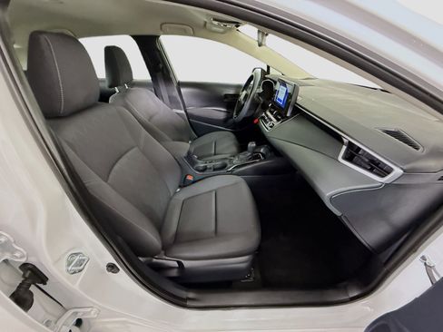Used 2025 Toyota Corolla LE FWD image 28