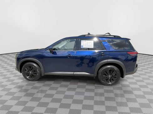 Used 2024 Nissan Pathfinder SV w/ SV Premium Package AWD/4WD image 10