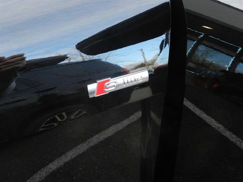 Used 2024 Audi Q4 e-tron Premium Plus w/ Premium Plus image 14