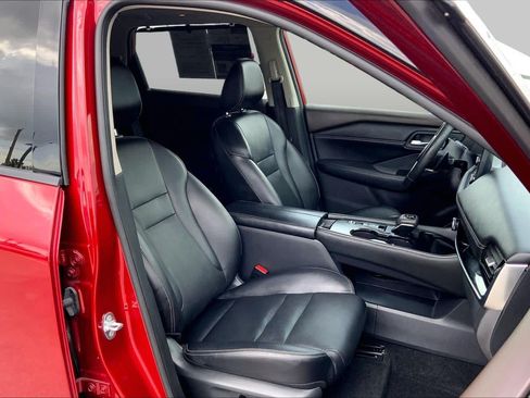 Used 2023 Nissan Rogue SL w/ SL Premium Package FWD image 9