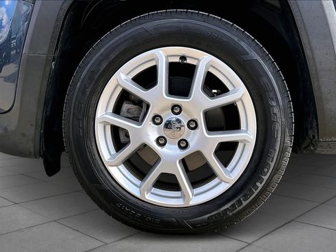 Used 2021 Jeep Renegade Latitude image 10