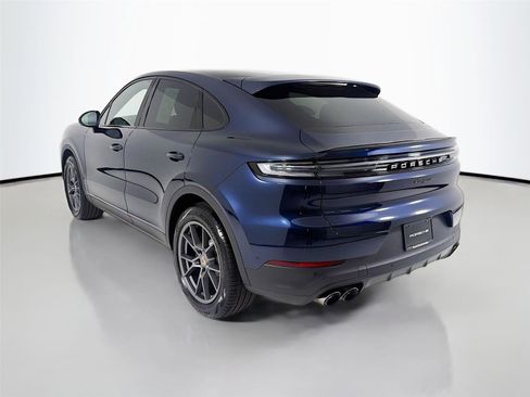 Used 2025 Porsche Cayenne Coupe AWD/4WD image 3