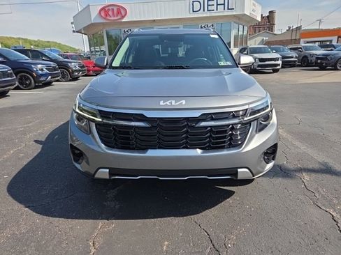 Used 2024 Kia Seltos EX AWD/4WD image 2