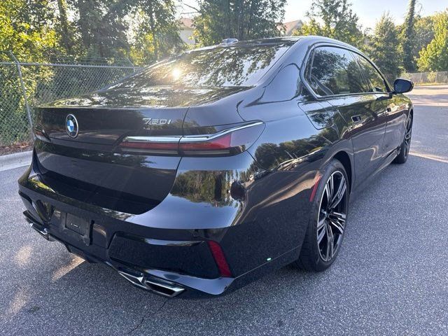 Certified 2024 BMW 760i xDrive w/ Executive Package AWD/4WD image 13