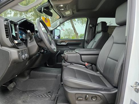 Certified 2024 Chevrolet Silverado 3500 LT w/ All Star Edition image 9