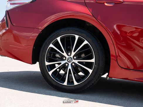 Used 2020 Toyota Camry SE FWD image 11