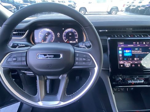 New 2025 Jeep Grand Cherokee L Altitude image 5