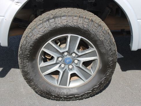 Used 2015 Ford F150 XLT w/ Equipment Group 301A Mid AWD/4WD image 27