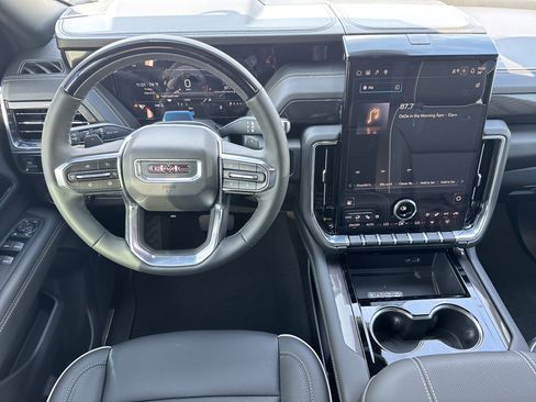 New 2026 GMC Yukon XL Elevation w/ Elevation Premium Package AWD/4WD image 17