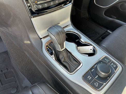 Used 2019 Jeep Grand Cherokee Summit AWD/4WD image 16