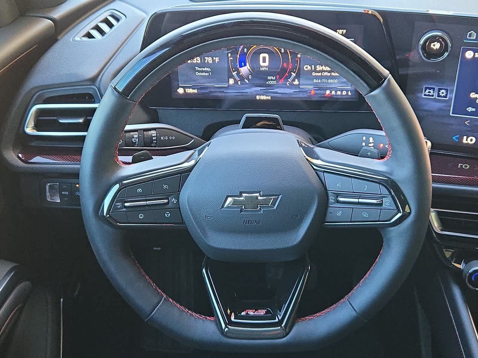 Used 2026 Chevrolet Traverse RS FWD image 23