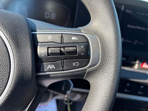 Used 2024 Kia Sportage LX image 19