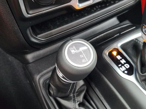 Used 2025 Jeep Gladiator Sport AWD/4WD image 29