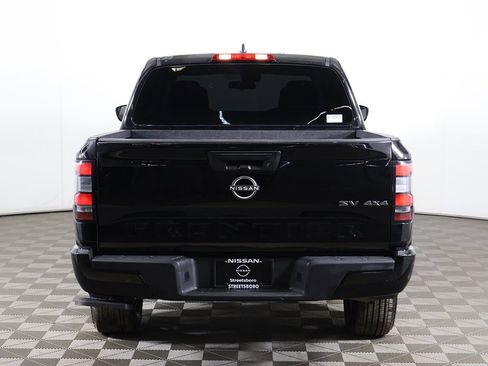 Used 2022 Nissan Frontier SV image 9