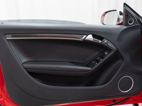 Used 2013 Audi RS 5 Cabriolet w/ Audi MMI Navigation Plus Pkg image 11