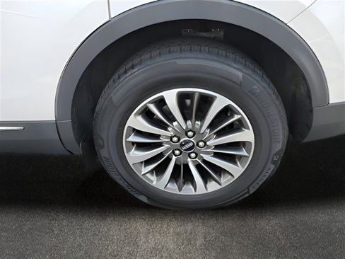 Used 2019 Lincoln Nautilus Select AWD/4WD image 31