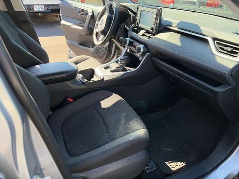Used 2021 Toyota RAV4 LE image 6