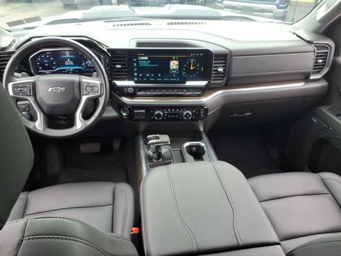 Used 2024 Chevrolet Silverado 1500 LT Trail Boss w/ Convenience Package II AWD/4WD image 21