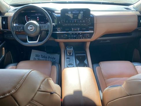 Used 2023 Nissan Pathfinder Platinum image 37