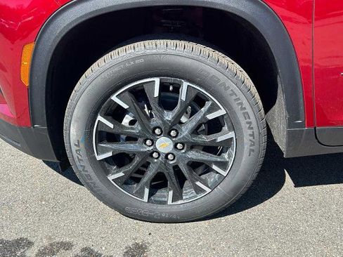 Used 2026 Chevrolet Traverse LT w/ Sun and Wheel Package AWD/4WD image 12