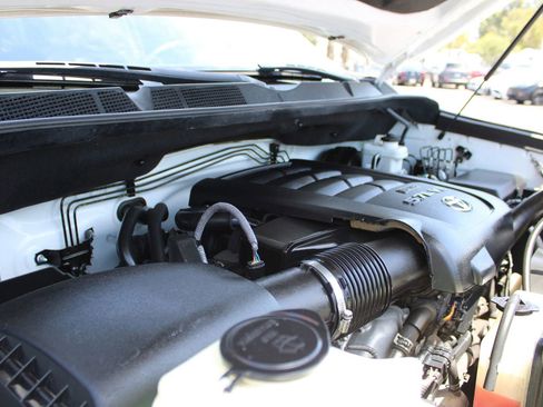 Used 2019 Toyota Tundra SR5 AWD/4WD image 26