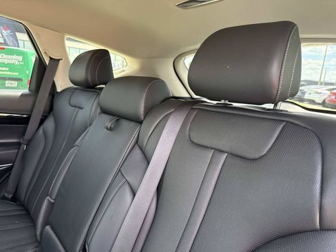 Used 2025 Genesis GV80 2.5T Standard AWD/4WD image 13
