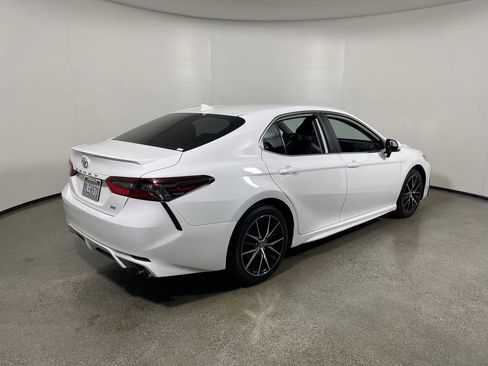 Certified 2024 Toyota Camry SE FWD image 3