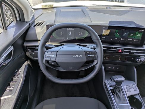 Certified 2026 Kia Sportage LX w/ LX Convenience Package FWD image 13