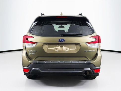 Used 2022 Subaru Forester Limited image 6