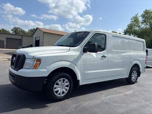 Used 2020 Nissan NV 2500 SV RWD image 9