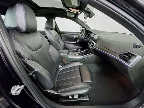 Used 2022 BMW 330i xDrive Sedan w/ Premium Package 2 image 32