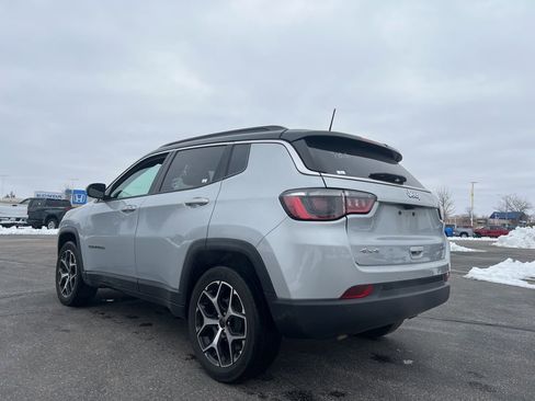 Used 2025 Jeep Compass Limited image 6