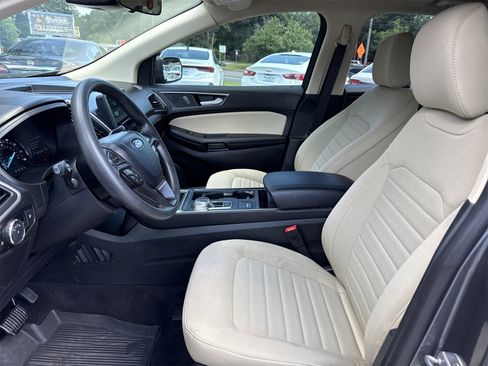 Used 2024 Ford Edge SE image 9