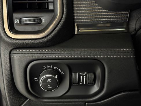 Used 2020 RAM 2500 Limited AWD/4WD image 78