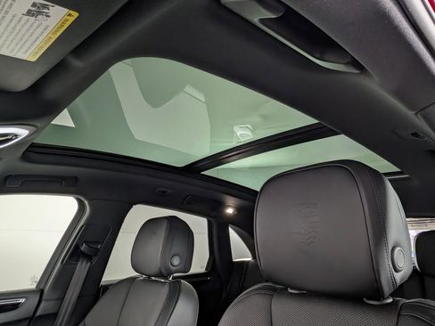 New 2026 Porsche Macan image 30