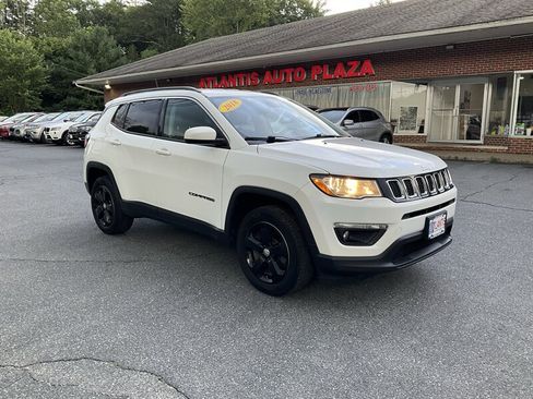 Used 2018 Jeep Compass Latitude AWD/4WD image 3