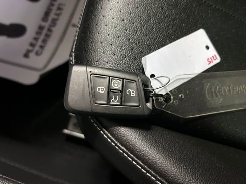 Used 2022 Volkswagen Tiguan SE R-Line image 20