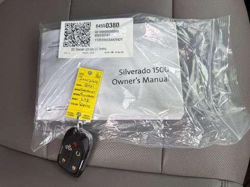 Used 2021 Chevrolet Silverado 1500 LTZ w/ Safety Package II AWD/4WD image 19