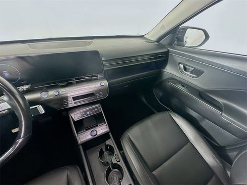 Used 2024 Hyundai Kona Limited image 11