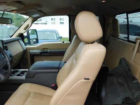 Used 2014 Ford F250 Lariat w/ Lariat Interior Package AWD/4WD image 22