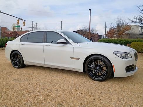 Used 2014 BMW 750Li 750Li image 22