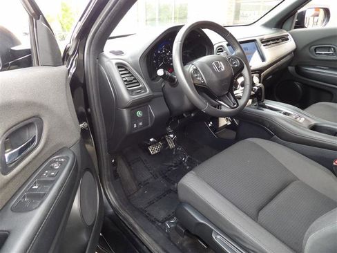 Used 2019 Honda HR-V Sport image 9