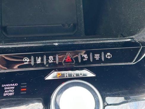 Used 2024 Jeep Wagoneer L Series II w/ Flexible Seating Group AWD/4WD image 34