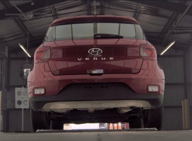 Used 2026 Hyundai Venue SEL FWD image 6