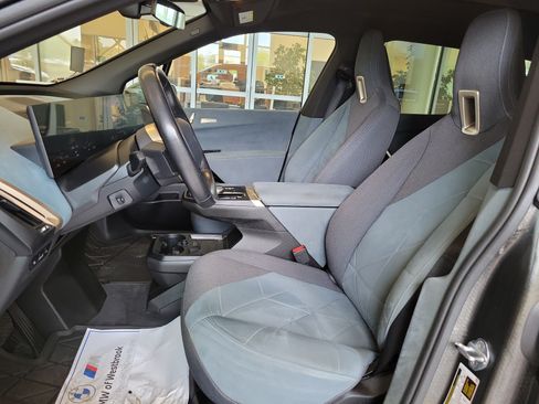 Used 2023 BMW iX xDrive50 w/ Sport Package AWD/4WD image 14