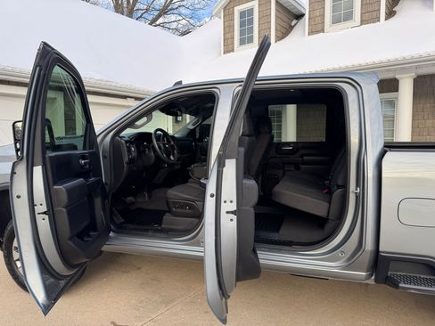 Used 2024 Chevrolet Silverado 2500 Custom w/ Custom Value Package image 14