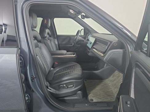 Used 2024 Rivian R1S Adventure AWD/4WD image 24