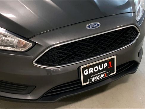 Used 2017 Ford Focus SE image 32