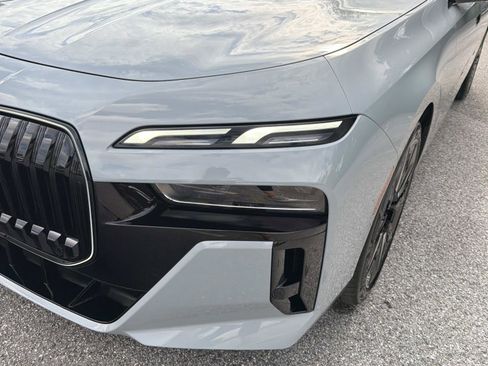 Certified 2025 BMW 760i xDrive AWD/4WD image 10